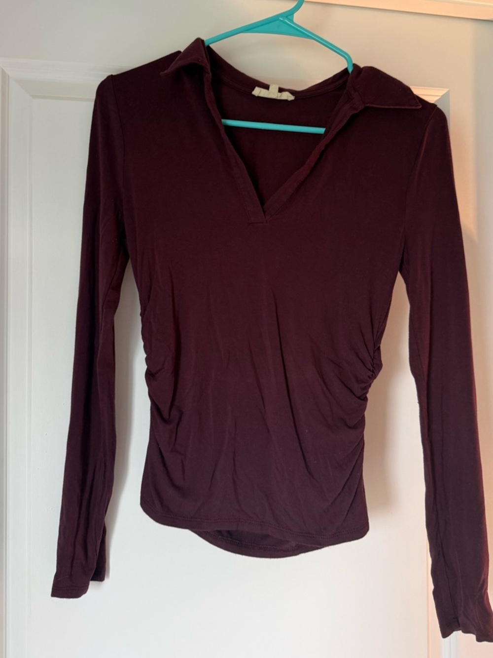 Madewell Ruched Long Sleeve Top XS Burgundy Fitted V Neck Stretch